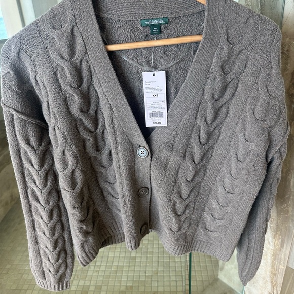 New Short Soft Special Sweater $28 - Picture 1 of 7